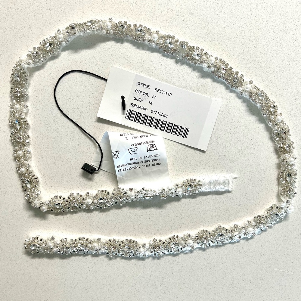 33.5inch crystal ivory/white bridal belt